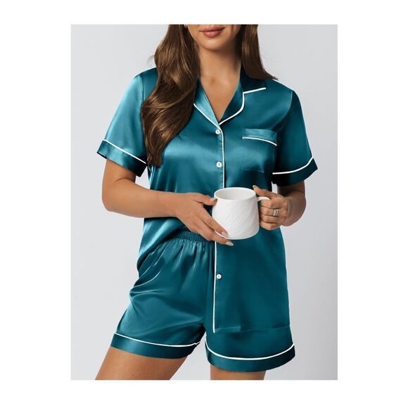 Matching silk satin pajama set - Picture 1 of 6